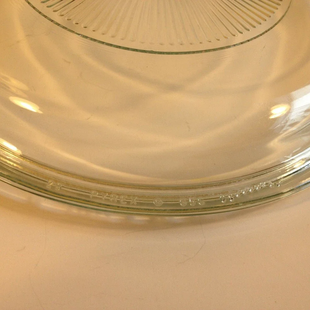 Corning 1.5 Qt French White Baking Casserole Dish 1.4 L w/ Pyrex G-5-C Lid